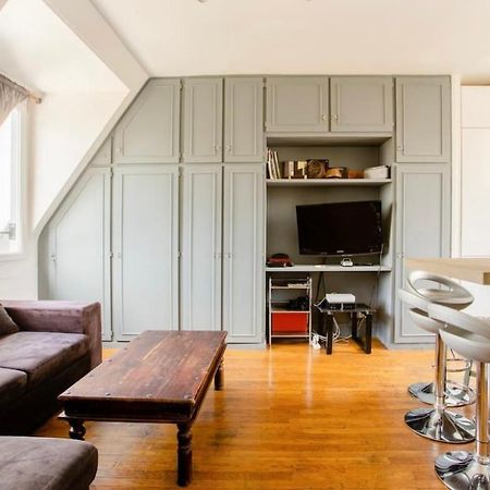 Beautiful Apartment With A View Of Eiffel Tower In Center Paris Dış mekan fotoğraf