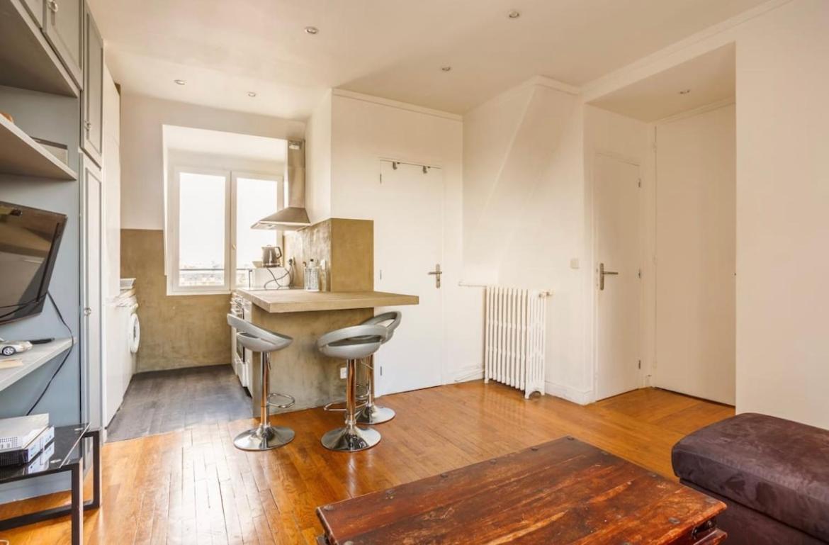 Beautiful Apartment With A View Of Eiffel Tower In Center Paris Dış mekan fotoğraf