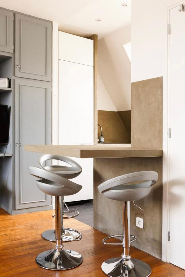 Beautiful Apartment With A View Of Eiffel Tower In Center Paris Dış mekan fotoğraf