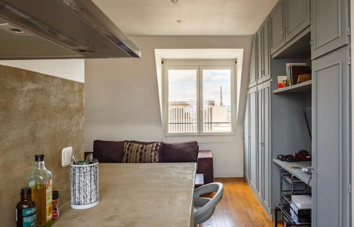 Beautiful Apartment With A View Of Eiffel Tower In Center Paris Dış mekan fotoğraf